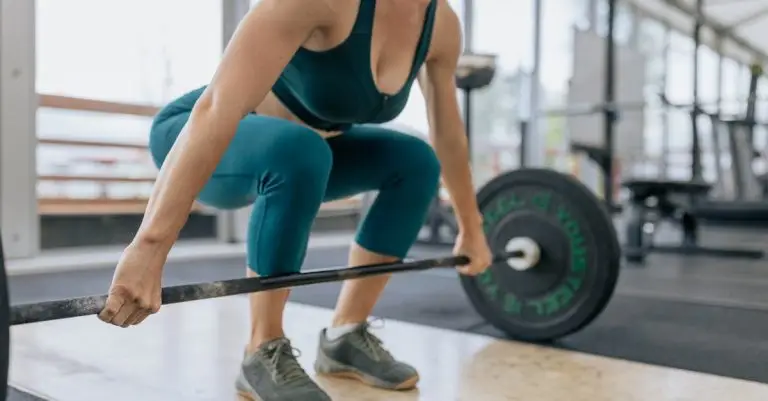 Read more about the article What Is CrossFit and Why Is Everyone Talking About It?